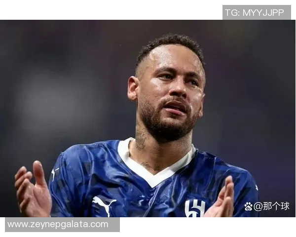 内马尔健身房自拍照引发热议展现运动激情与坚持不懈的决心
